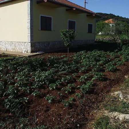 With Parking Space Kraj, Pasman - 696 Appartement *