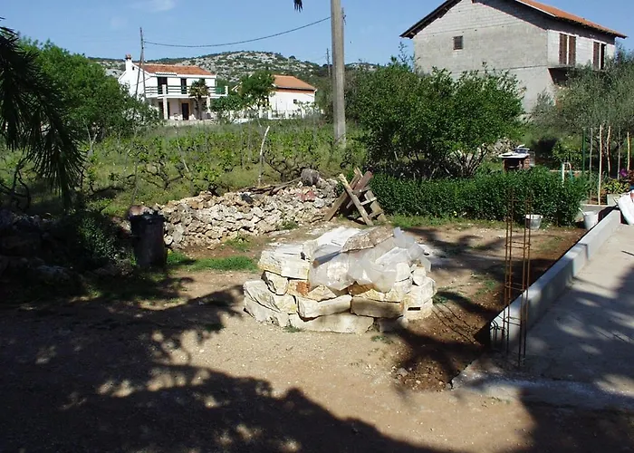 With Parking Space Kraj, Pasman - 696 트콘