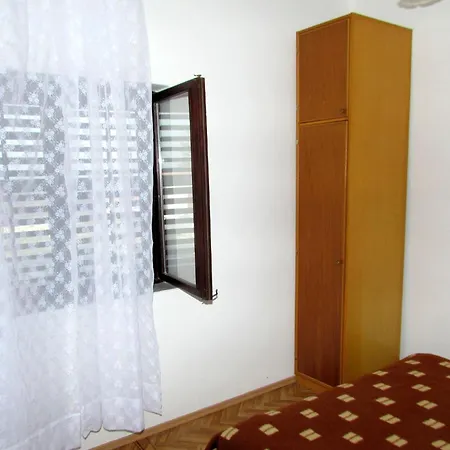 With Parking Space Kraj, Pasman - 696 *